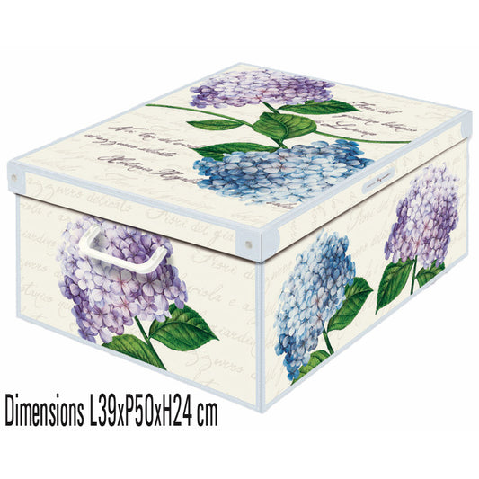 Cette boîte de rangement en carton recyclé, ornée d’un décor floral hortensia, allie qualité et écologie. Fabriquée en Italie, elle bénéficie d’une grande robustesse avec une capacité de charge verticale jusqu’à 80 kg et interne jusqu’à 60 kg.